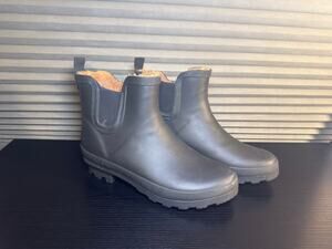 Chooka Black Chelsea Rain Boots Plush Lined Waterproof Women’s Size 8